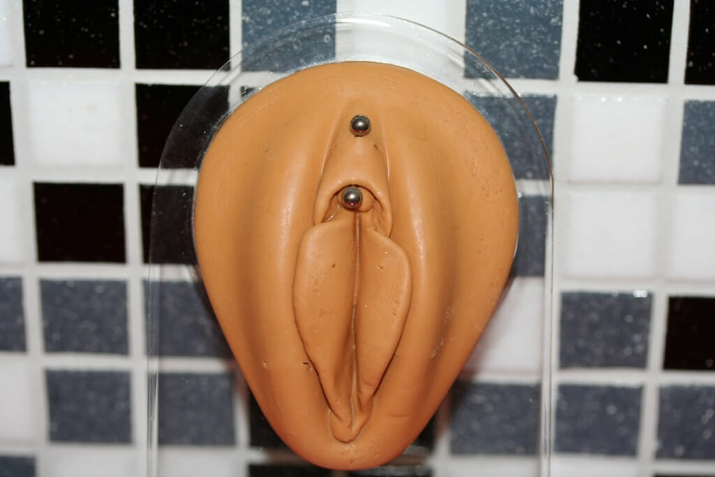 Klitoris vertikal piercing Clitoris piercing