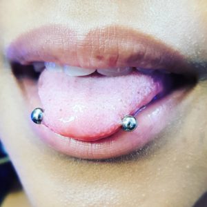 Horizontal tongue piercing - Snake Eyes 