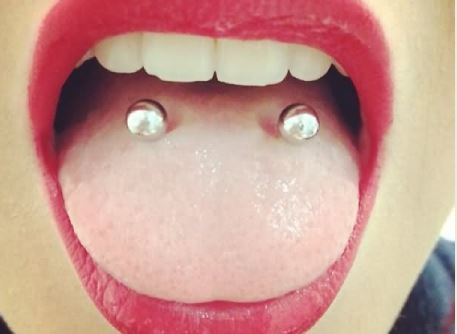 surface piercing zunge surface tongue