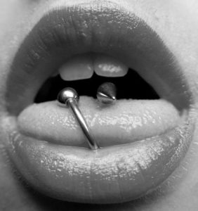 zungenpiercing offener ring tongue ring horeshoe