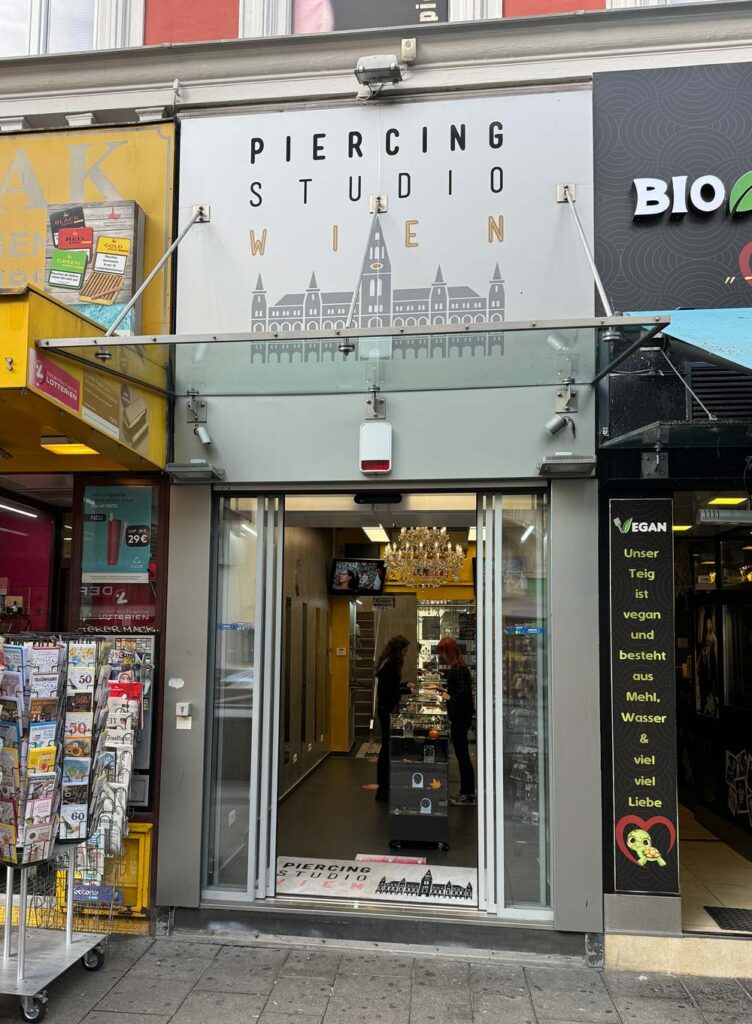 Boutique und Piercing Studio – Mariahilferstraße 100, 1070 Wien